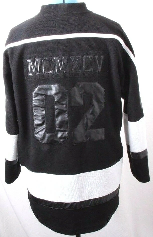 WT02 Gold Edition NYC 02 Lace Up Striped V-Neck Hockey Jersey Shirt Men's L - Image 2 of 4