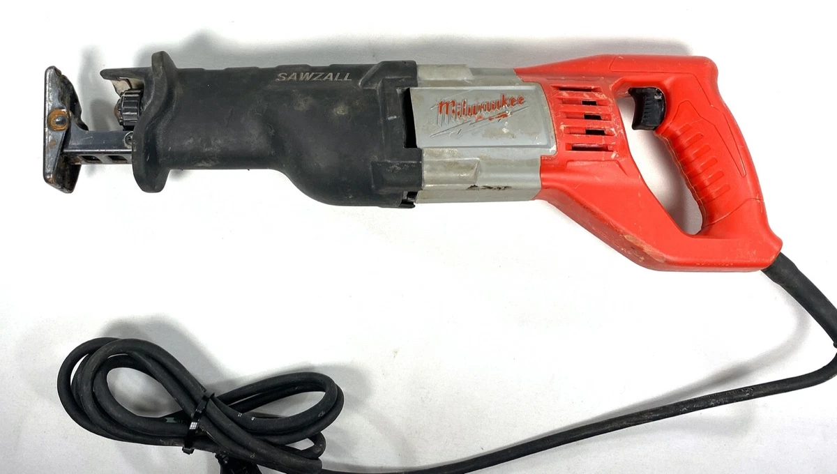 Milwaukee 120V 12 Amp Sawzall Reciprocating Saw with Case 6519 30