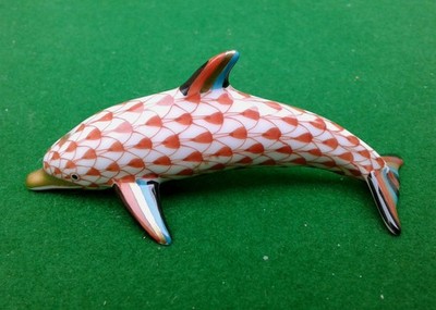 3'' HEREND KLEINER DELFIN IN ROSTROTEM NETZ - 15397.