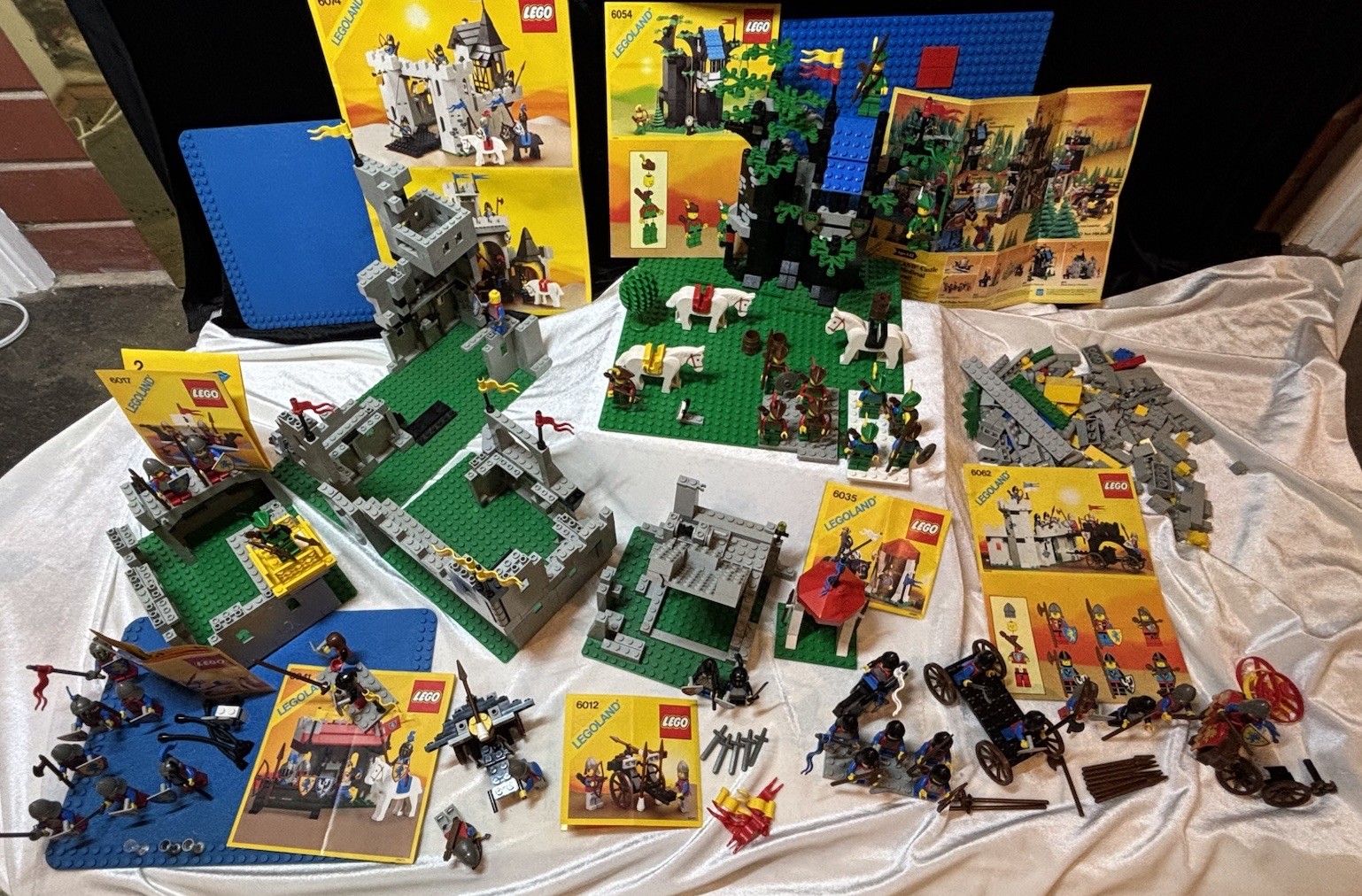 Vintage LEGO Lot - Multiple INCOMPLETE Sets - 6074 6054 6062 6041 6017 6012