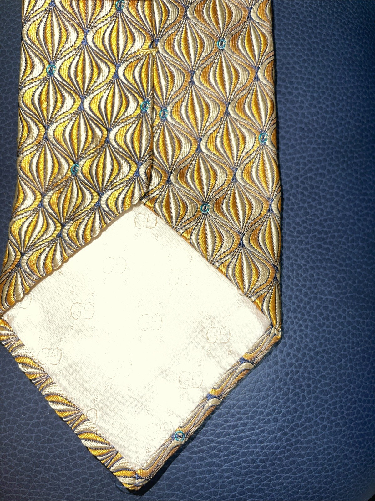 Picture 4 of 6