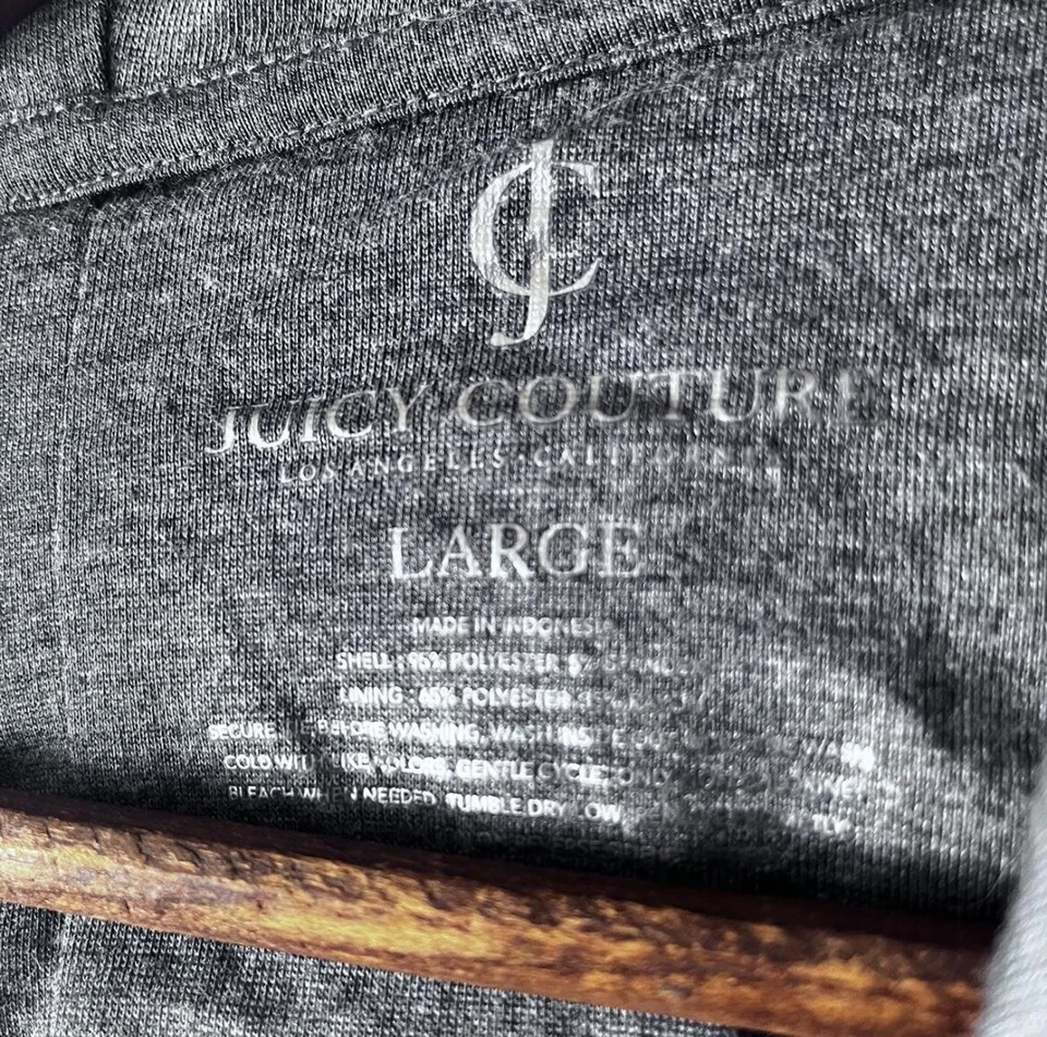 Sudadera con capucha Juicy Couture Los Angeles CA negra de terciopelo aplastado escote grande con cordones Foto 3 de 4