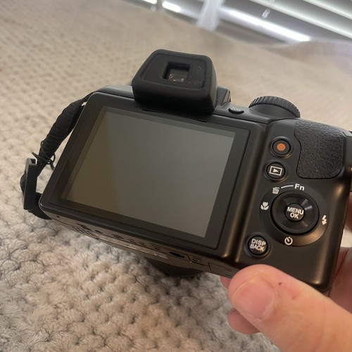 Fuji FinePix S8200 16.2Mp, 40x Optical Zoom Lens Fully Tested/Working + 16GB SD - Picture 5 of 10