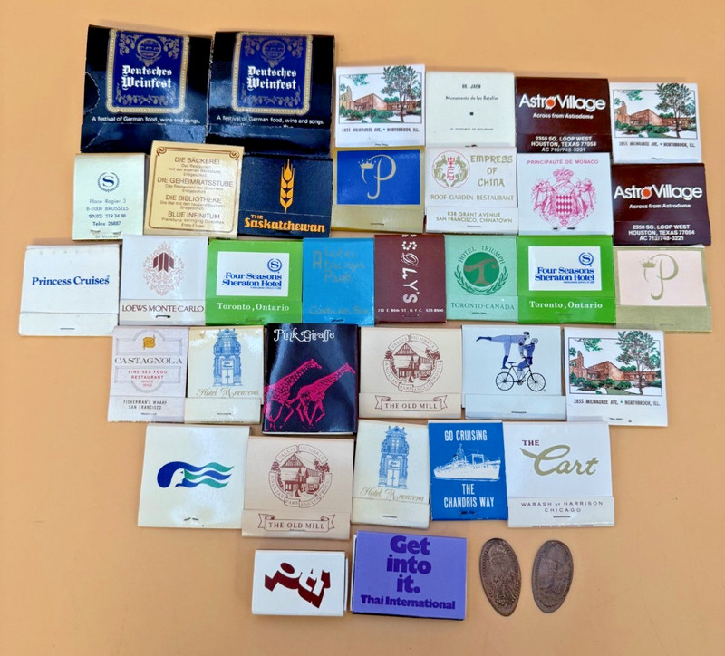 MATCHBOOKS INTERNATIONAL FLAVOR w/ Rich Assortment 34 Matchbooks