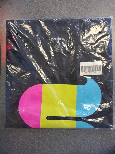 NEW 7-ELEVEN Merch Slurpee Tee Shirt Size L Color Black
