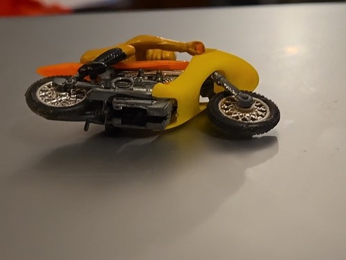 Motocicleta Rip Snorter 1971 Hot Wheels Rrrumblers con piloto - Imagen 9 de 10