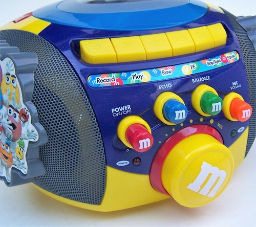 ¡Totalmente nuevo! Máquina de karaoke vintage con licencia oficial de M&M's en caja - Imagen 7 de 12