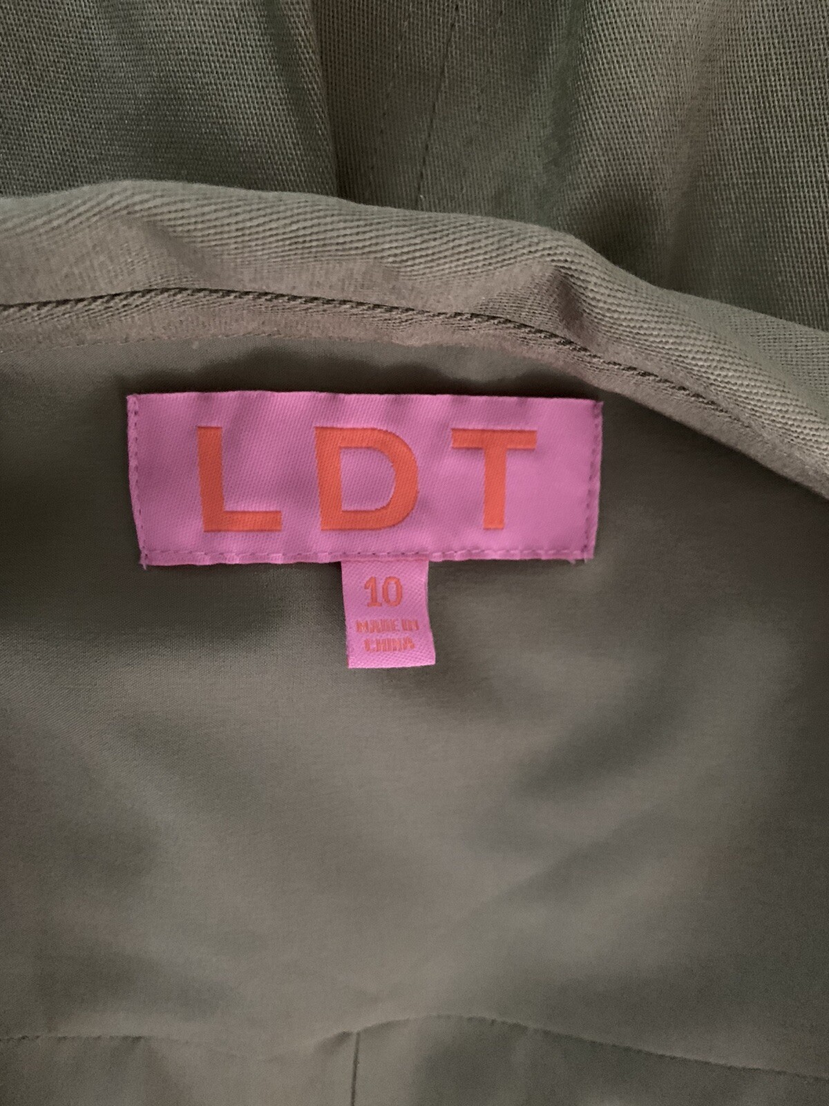 Women’s LDT Solid Green Button Up Collared Shirt … - image 7