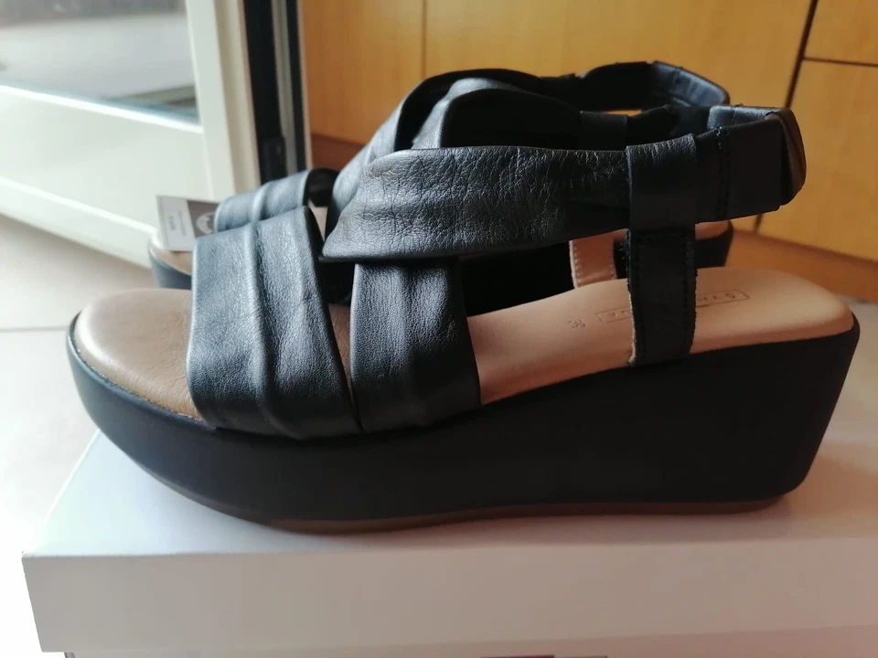 Sandali con zeppa, donna, 5th avenue, colore nero. Indossati per un'ora. - Immagine 2 di 3