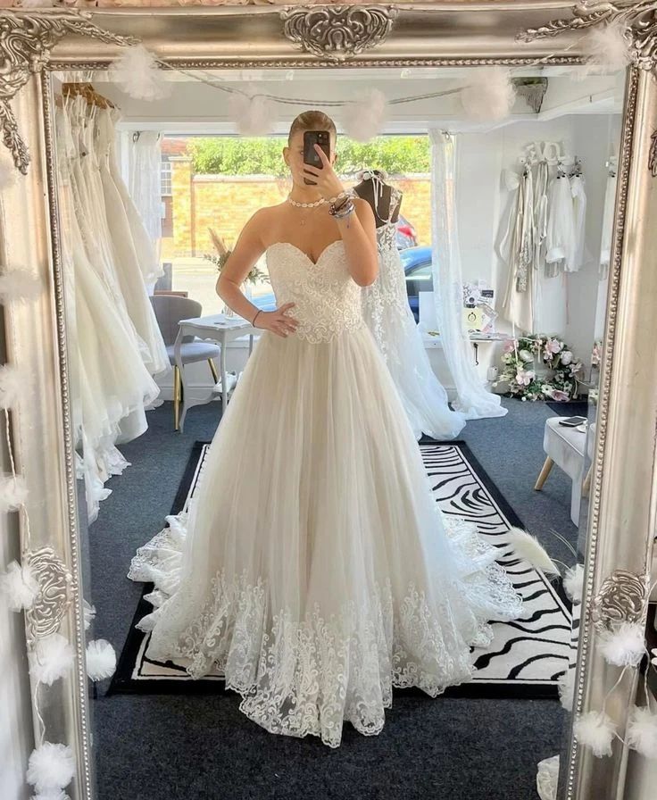 Elegant Wedding Dresses Sweetheart Lace Appliques A Line White Ivory Bridal Gown - Image 2 of 4