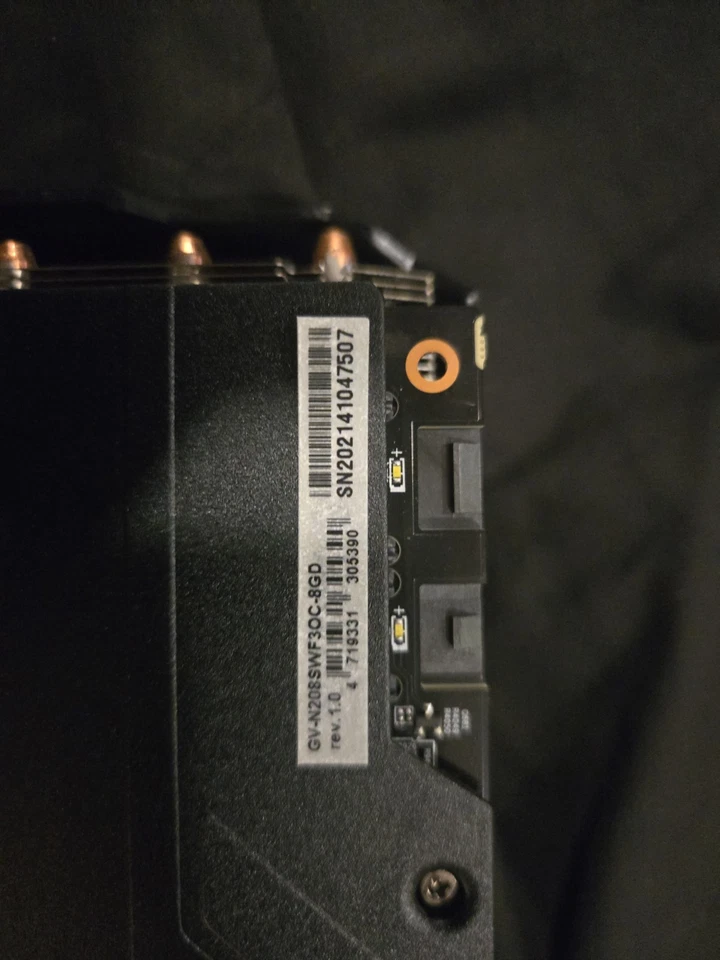 GIGABYTE - GeForce RTX 2080 - GPU GAMING OC 8GB - (GV-N208SWF3OC-8GD) Foto 2 de 4