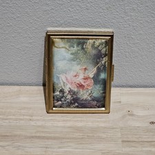 Estuche de metal con soporte para fotos vintage con pintura de seda de Fragonard