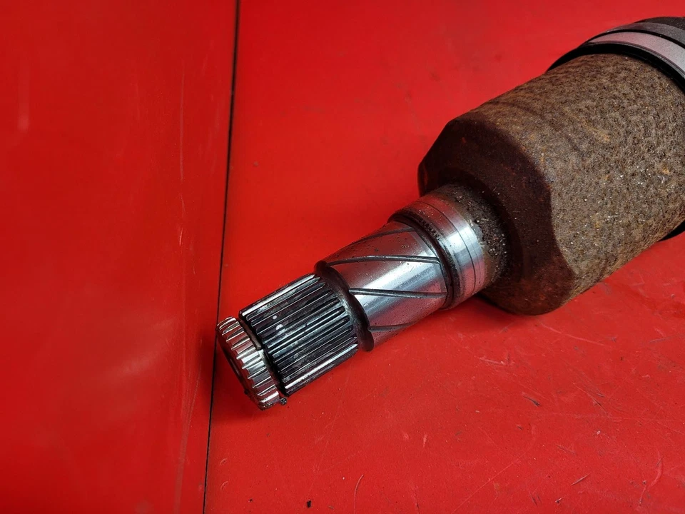 TESLA MODEL 3  FRONT DRIVESHAFT DRIVER SIDE OFFSIDE RH 2021 - Image 2 of 4