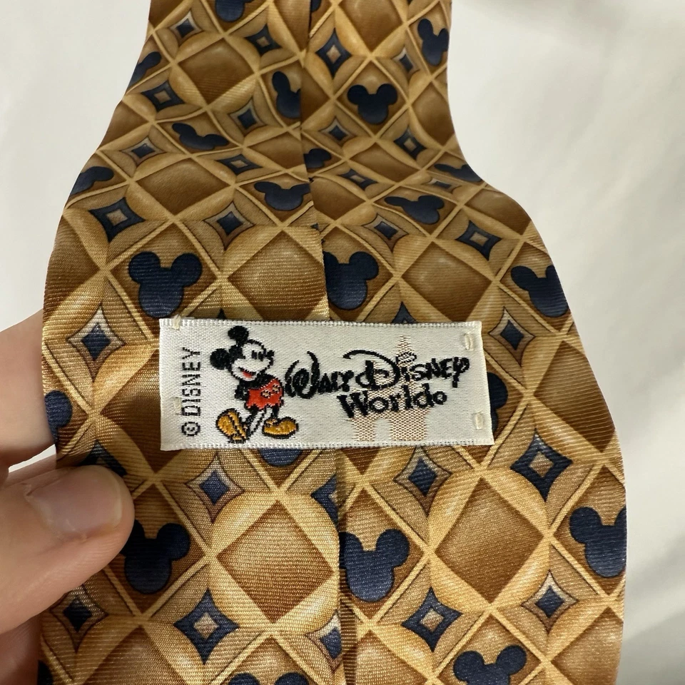 Corbata para hombre Walt Disney World 59" amarilla estampado Mickey 100 % seda 4" de ancho Foto 2 de 4