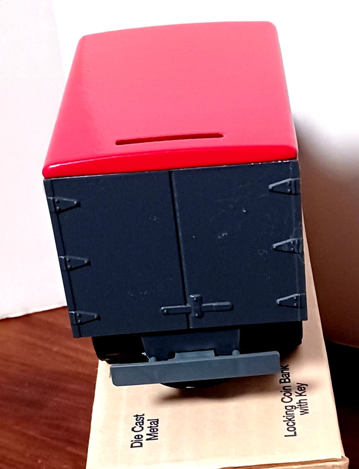 Banco de monedas camión fundido a presión HGK 1931 con certificado de autenticidad International Amoco Foto 4 de 4