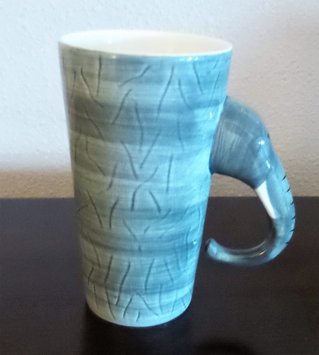 Elephant XL Coffee Mug Made in Thailand 16 oz. Tall 3D Handle Head & Trunk - 第 1/4 張圖片