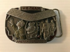 Vintage VIETNAM AMERICA REMEMBERS Pewter / Enamel Belt Buckle  CJ 1565, EXC