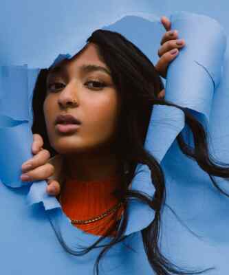 BEAUTIFUL Maitreyi Ramakrishnan NEVER HAVE I EVER 8X10 Photo | eBay