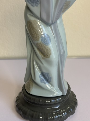 LLADRO GEISHA FIGURINE JAPANESE Bowing Timid Chrysanthemum 1978 Daisa 10 1/2" - Picture 11 of 13