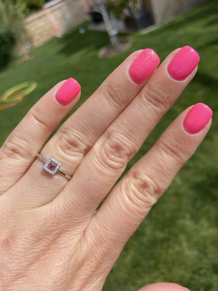 Novo 1077. Anel Bliss By Damiani ouro branco 18k diamante 0,05 ct e rubi tamanho 6,25 - Imagem 2 de 4