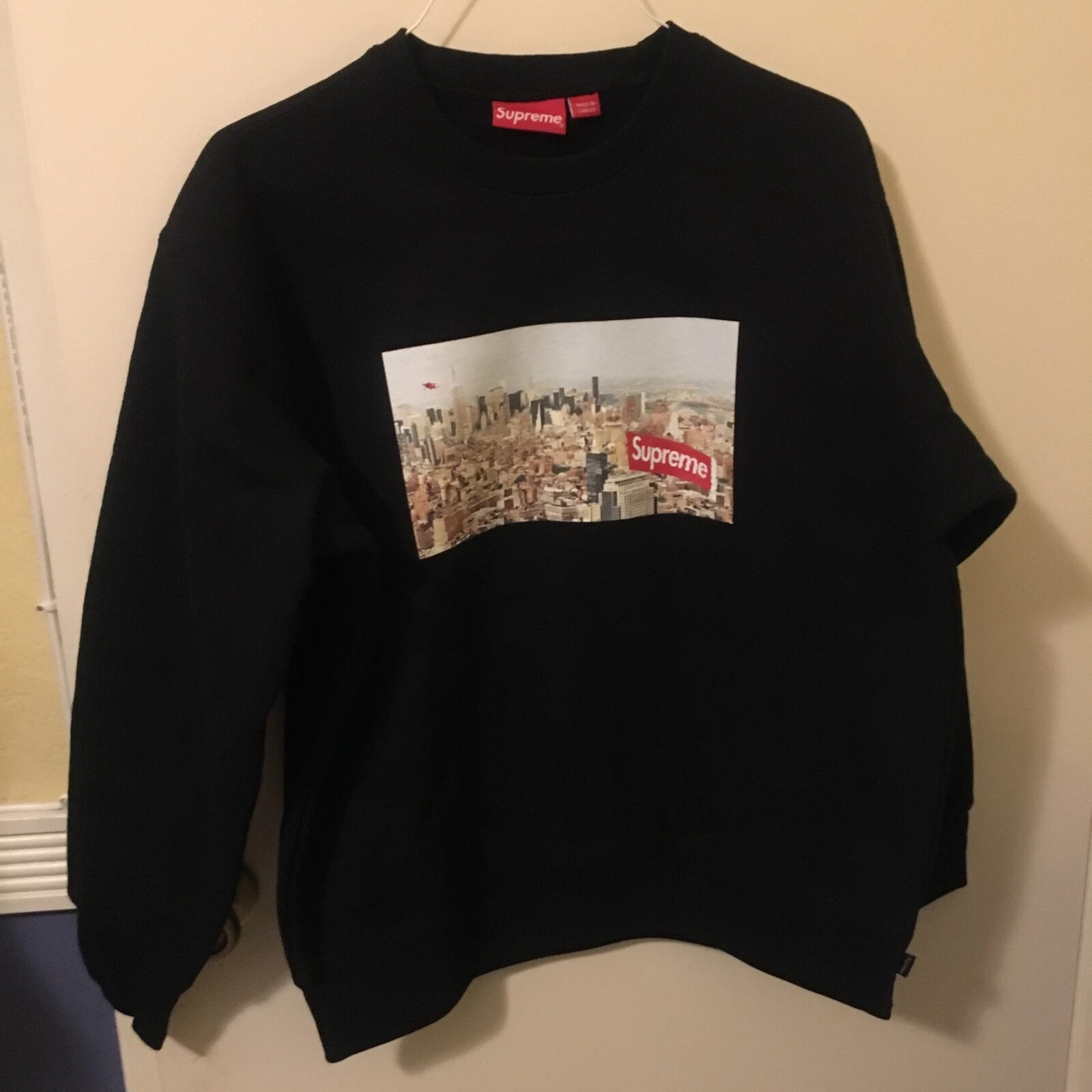 Col rond aérien Supreme noir taille M
