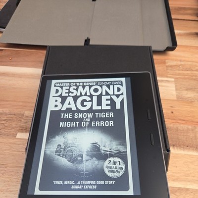Amazon Kindle Oasis 本体 第9世代 8GB Boxed Amazon Kindle Oasis 9th Gen | 8gb | Wifi | Graphite + Bundle