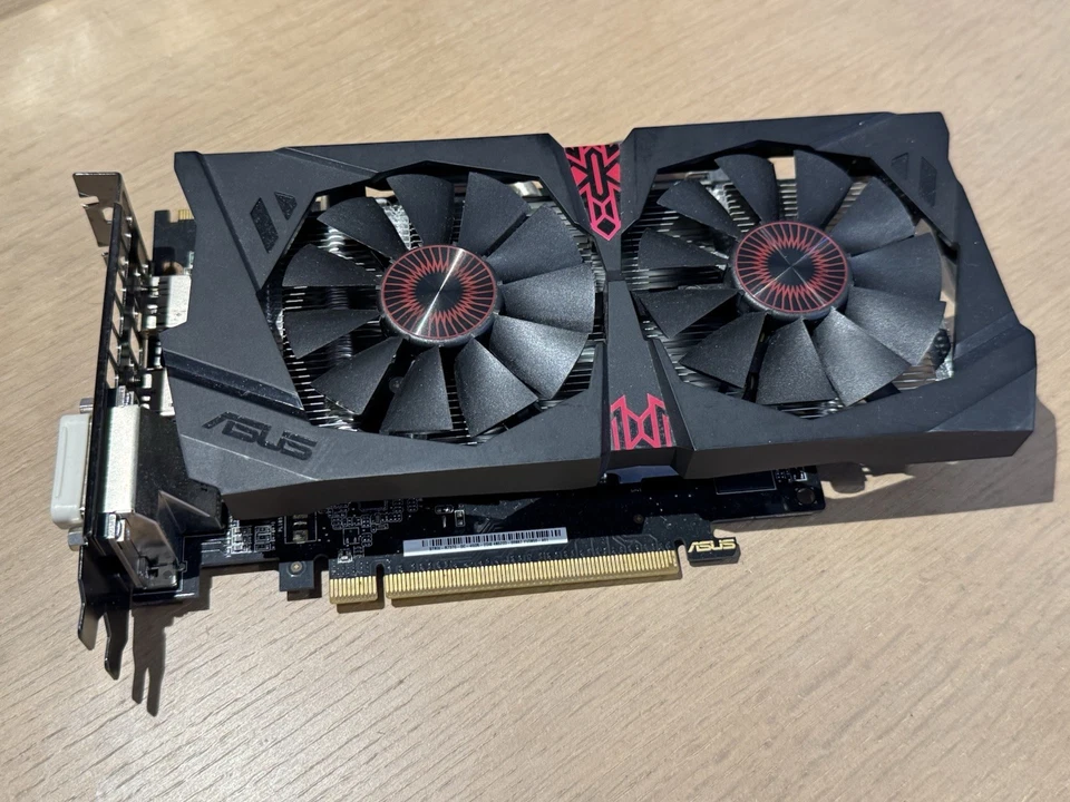 ASUS STRIX R7 370 4GB Graphics Card - Excellent Condition - Open Box - Image 2 of 4