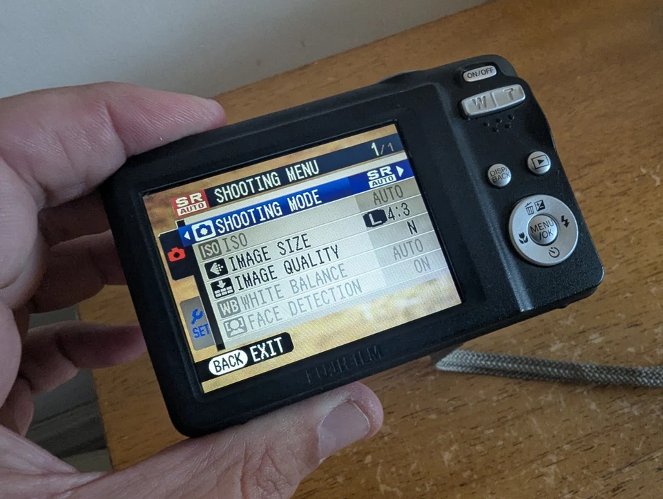 Fujifilm Digital Camera FinePix JV500 14.0MP Black, 4GB SD Card,, photo 4 of 5