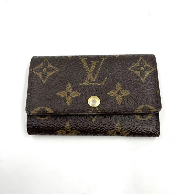 11.03 001 Louis Vuitton Monogram Key Holder