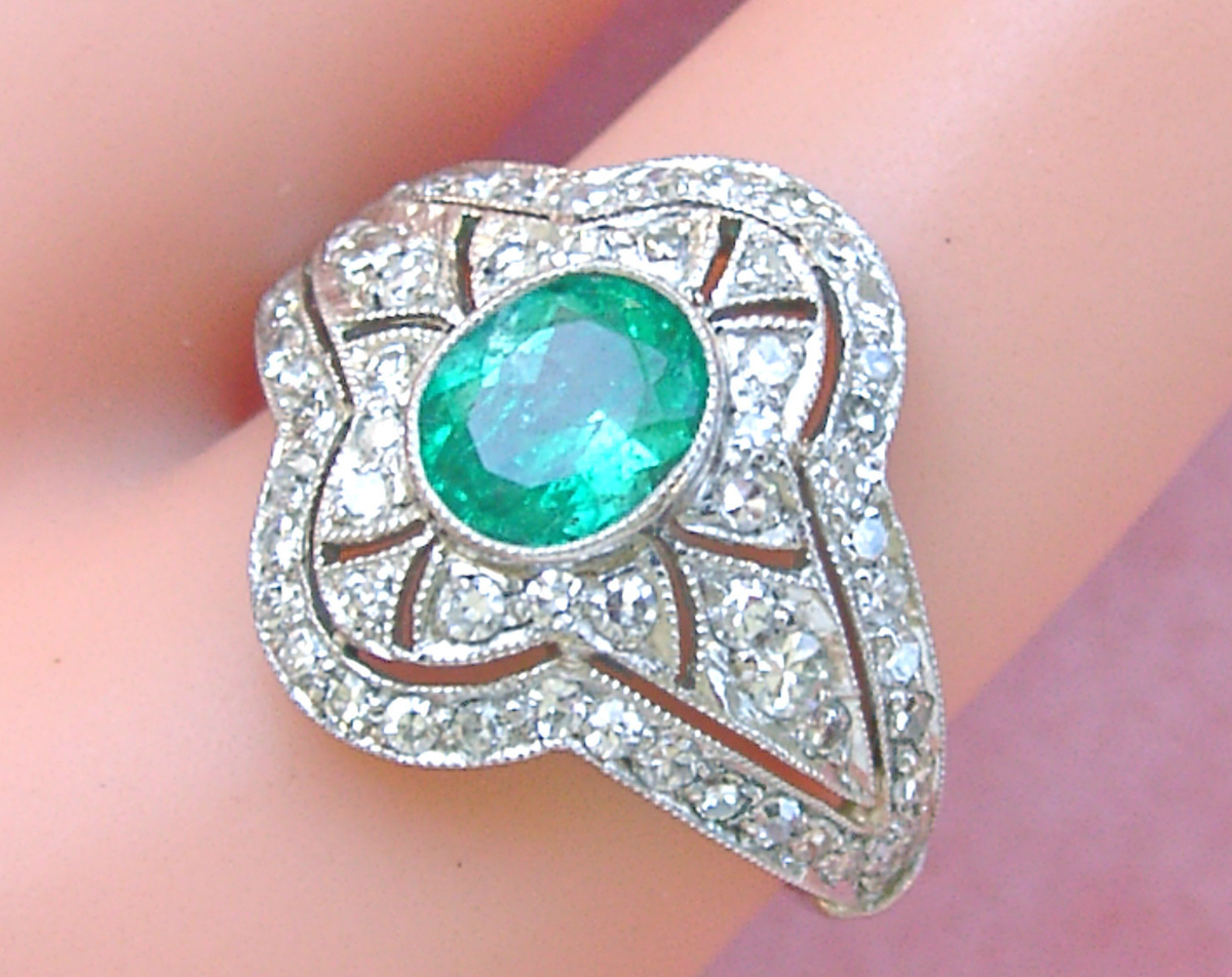 ART DECO ct OVAL EMERALD ctw DIAMOND PLATINUM RIGHT-HAND