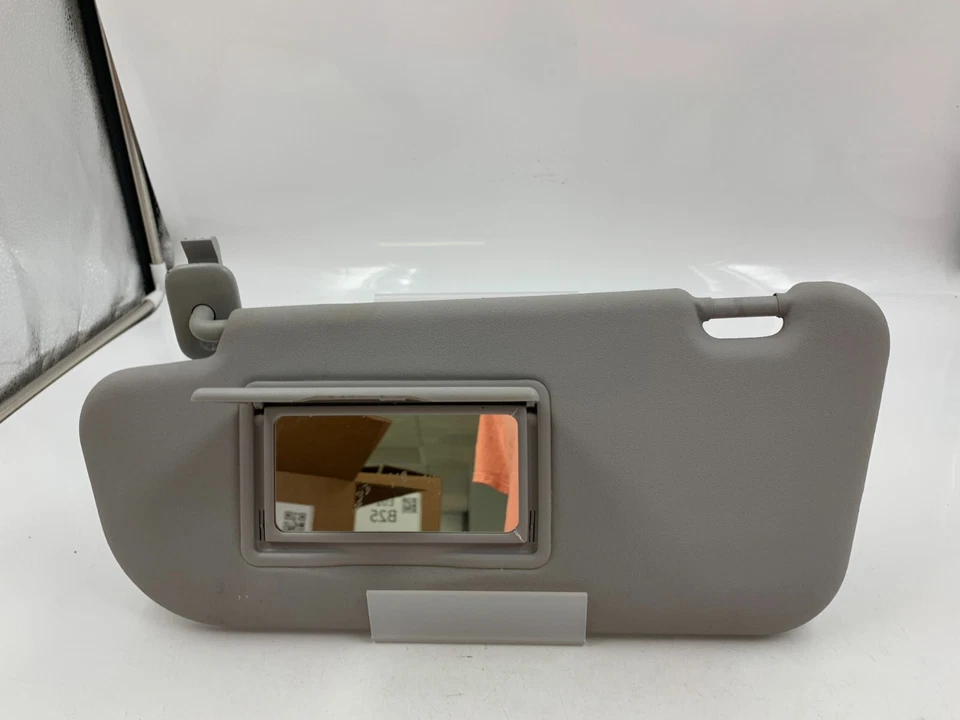 Parasol gris para conductor Mazda 3 2004-2009 OEM E01B20026 Foto 3 de 4