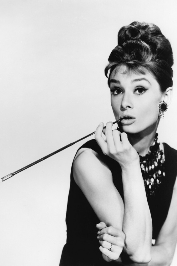 audrey hepburn long cigarette holder BREAKFAST AT TIFFANY'S AUDREY HEPBURN ICONIC WITH CIGARETTE HOLDER 24x36  Poster