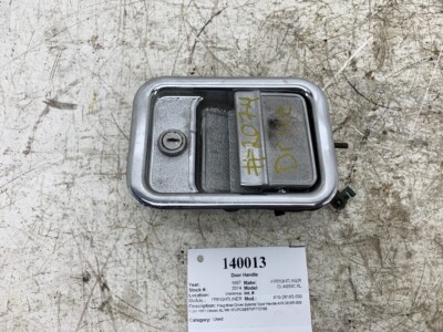 Freightliner Driver Exterior Door Handle A18-28165-000 From 1997
