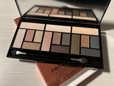 MAKEUP REVOLUTION Pro Eyeshadow STRIPPED & BARE 3 LOOKS in 1 PALETTE Neutrals