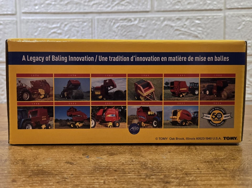 ERTL New Holland T6. 180/ Roll-Belt 560 Tractor & Round Baler Set Diecast, New - Image 3 of 4