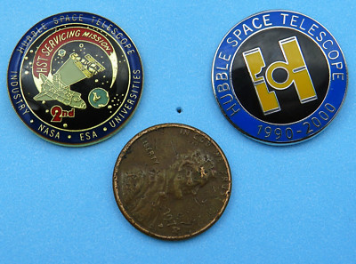 NASA pin PAIR vtg HUBBLE Space Telescope HST 2nd Servicing Mission ESA