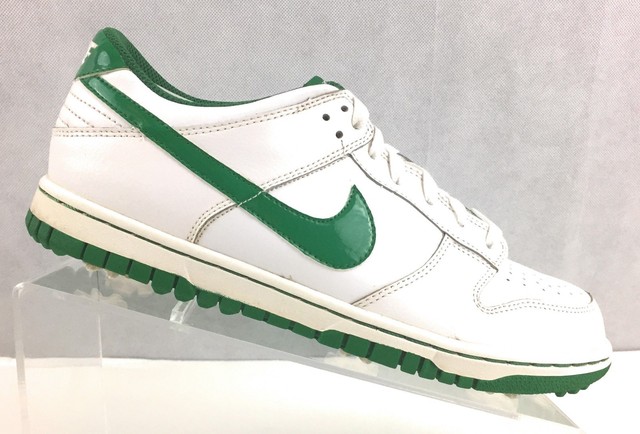 kelly green nike shoes