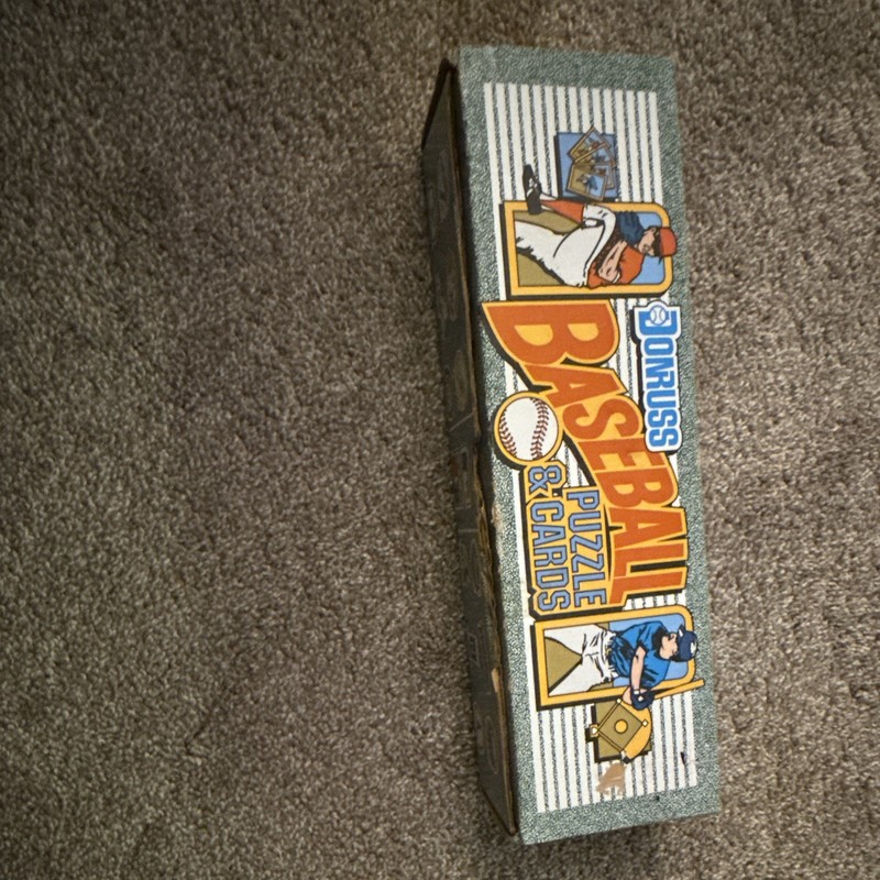 Assortment of vintage baseball cards, cards are in a highly desirable condition.