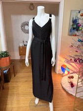 NWT GUESS Black Pleated V-Neck Maxi Dress Size 12