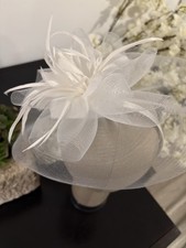 Elegant Cream fascinator hat for women White/Ivory