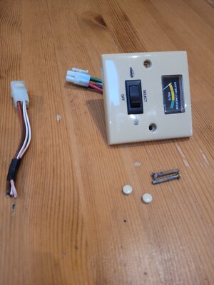 Clipsal Marke Plug-in-Systeme Auto/Aus/Van Wahlschalter & Voltmeter