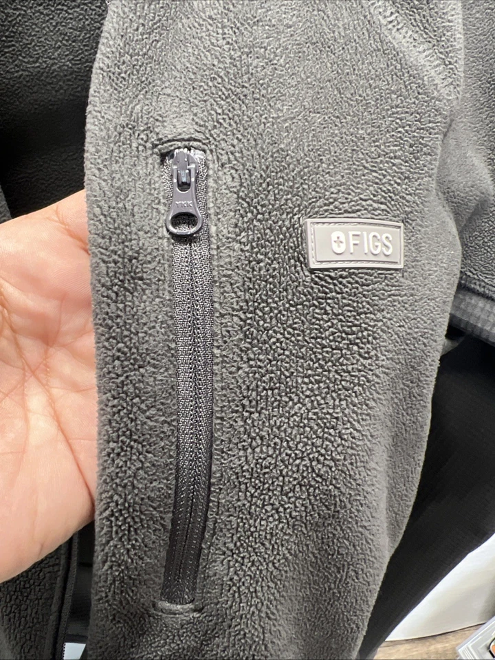 FIGS Scrubs On Shift 抓绒混合夹克中号灰色 — 第 2/4 张图片