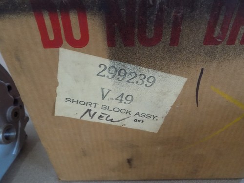 BRIGGS AND STRATTON VERTICAL SHAFT SHORT BLOCK ASSEMBLY 299239 V-49 NEW OEM - Picture 2 of 8