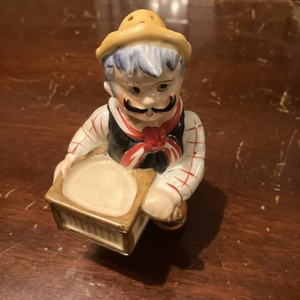 Ardalt Japan 6527 Organ Grinder, 1950’s, Vintage Ceramic Salt & Pepper Shakers