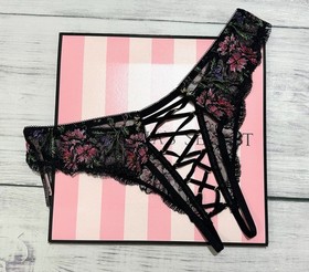 Victoria&rsquo;s Secret Very Sexy Lace-Up Open-Cup Demi Bra Set Floral