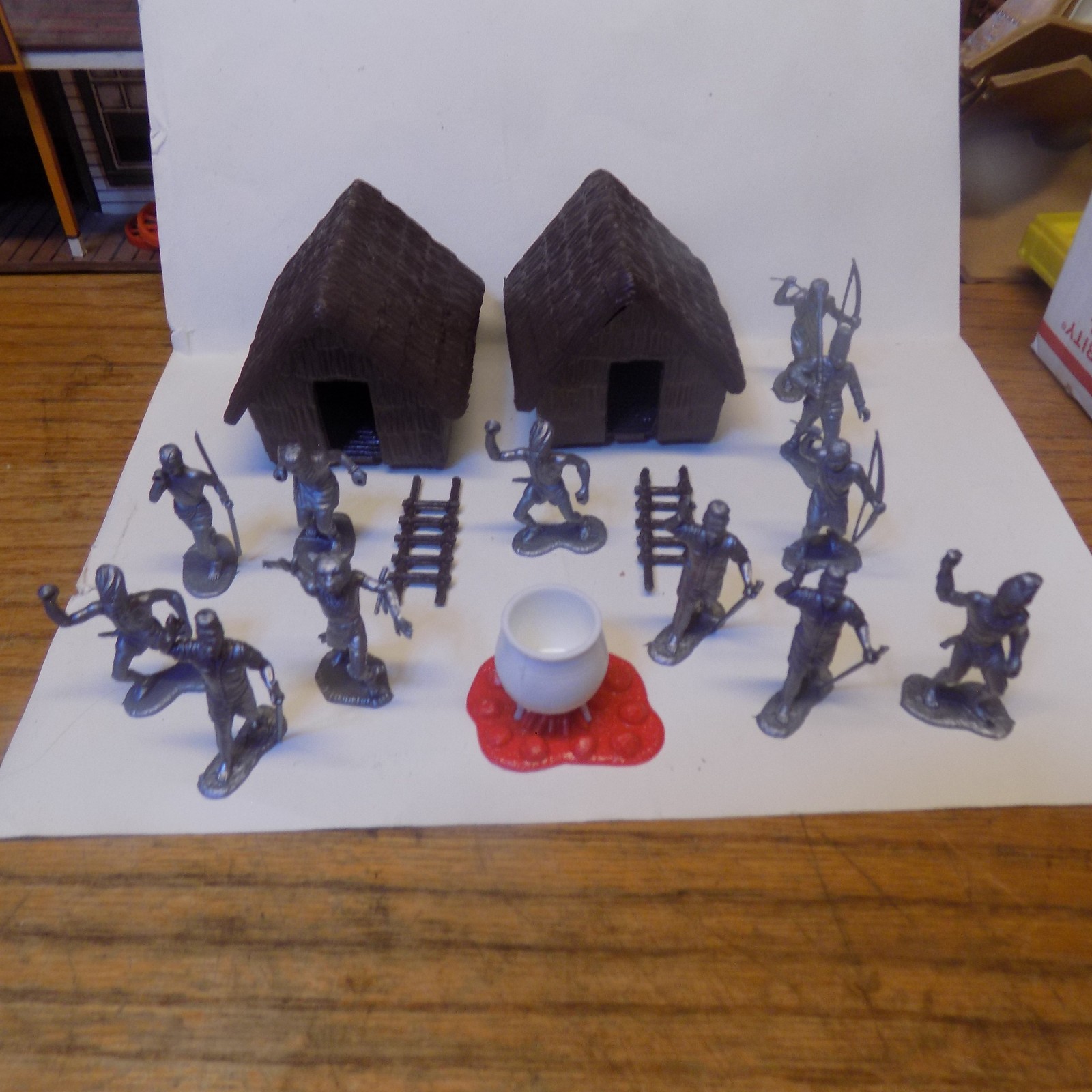 Marx reproduction Jungle lot of huts, natives, ladders