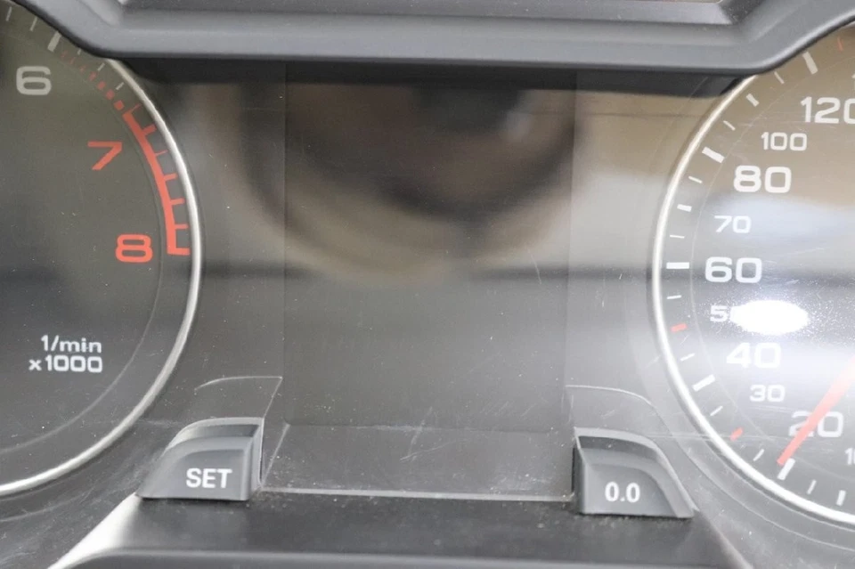 Velocímetro tacómetro Audi A4 Avant 1.8 TFSI usado grado C Foto 4 de 4