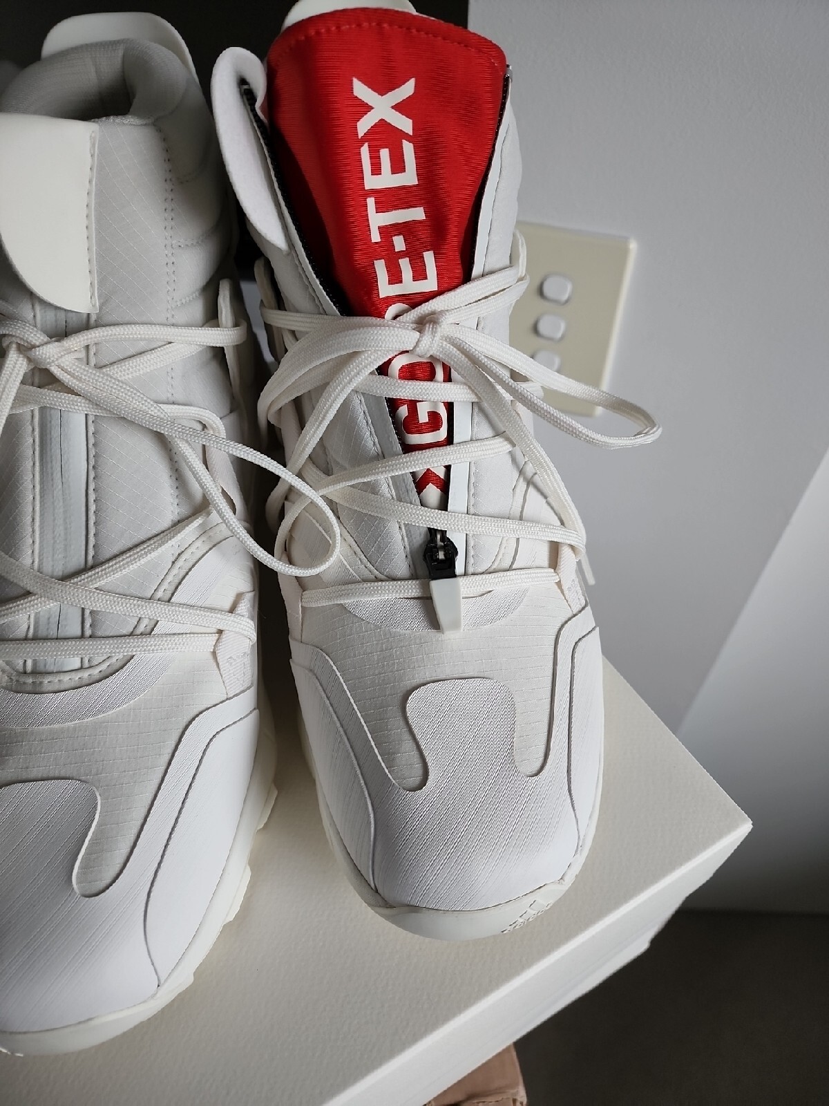 Y-3 Terrex Swift R3 GTX Hi 10 Gore Tex White Red Beige Grey Adidas Boot Off Y3 image 4