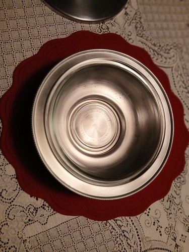 Vintage BW Buenilum 10" Diameter Bowl with Lid & #323 Clear Pyrex Inner Bowl - Picture 4 of 8