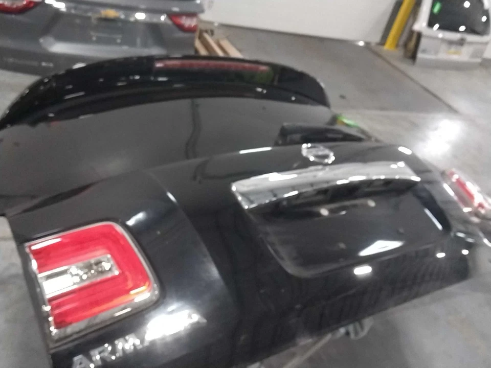 Tapa de cubierta usada se adapta a: Nissan Armada 2017 sin elevación eléctrica grado A Foto 2 de 2